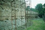 Restauro delle mura negli anni '80. Archivio Paolo Ravenna