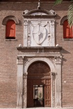 Portale. Fotografia di Massimo Baraldi © Archivio Fotografico della Provincia di Ferrara