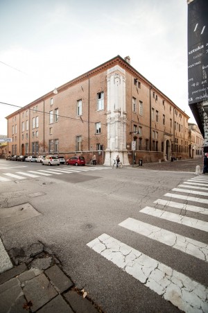 Sede del Dipartimento di Biologia ed Evoluzione dell'Ateneo ferrarese, all'angolo tra Corso Ercole I d'Este, corso Biagio Rossetti e Corso Porta Mare